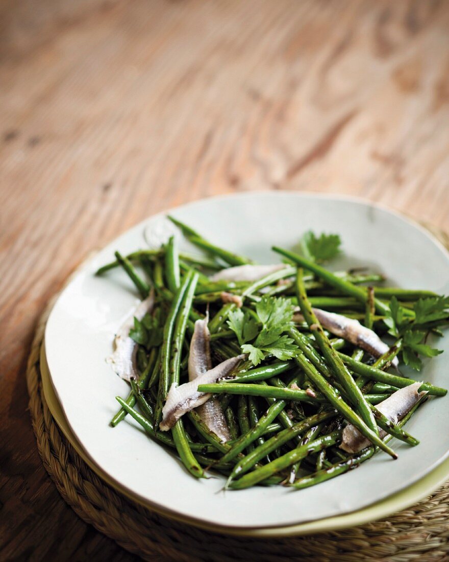 Grilled bean salad with anchovies
