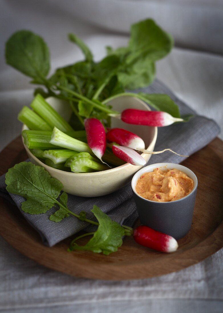 Celery and radishes with hummus