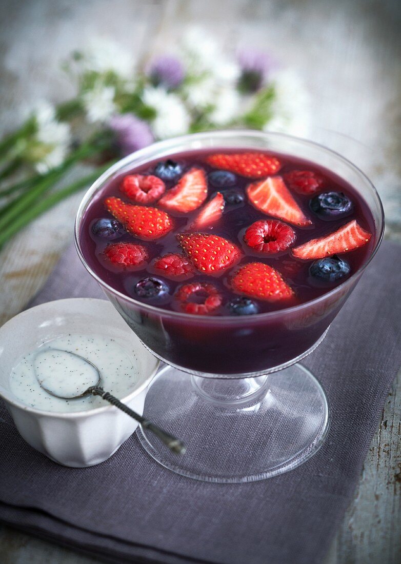 Berry jelly with vanilla cream