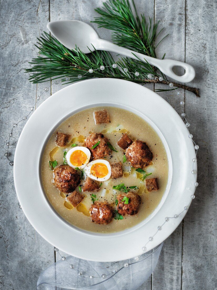 Meatball soup with egg