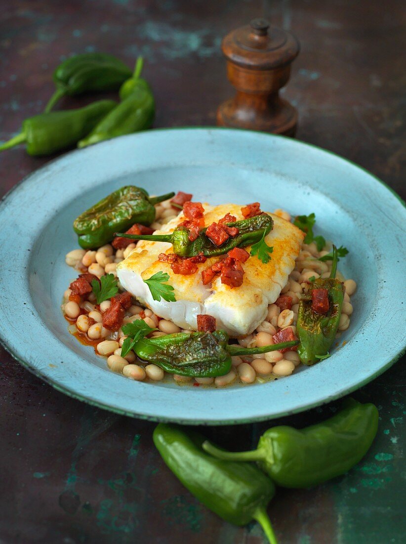 Cod on white beans with peppers