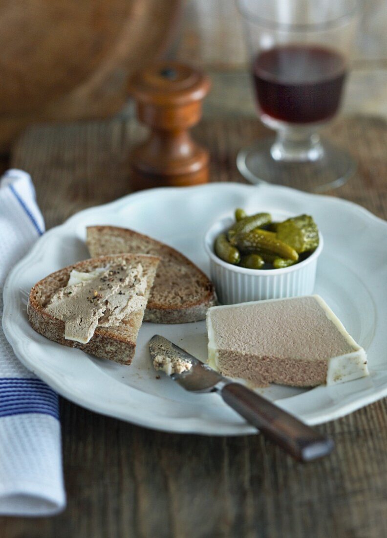 Bread with chicken liver pâte and gherkins