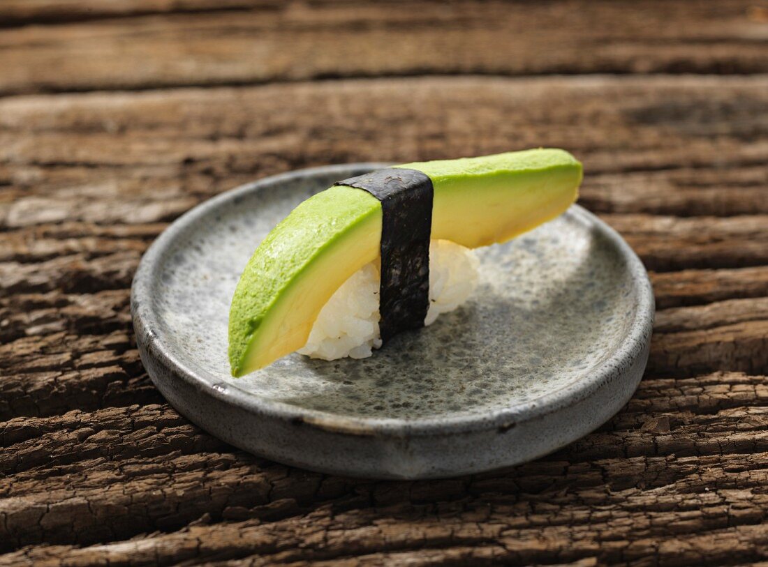 Nigiri-Sushi mit Avocado