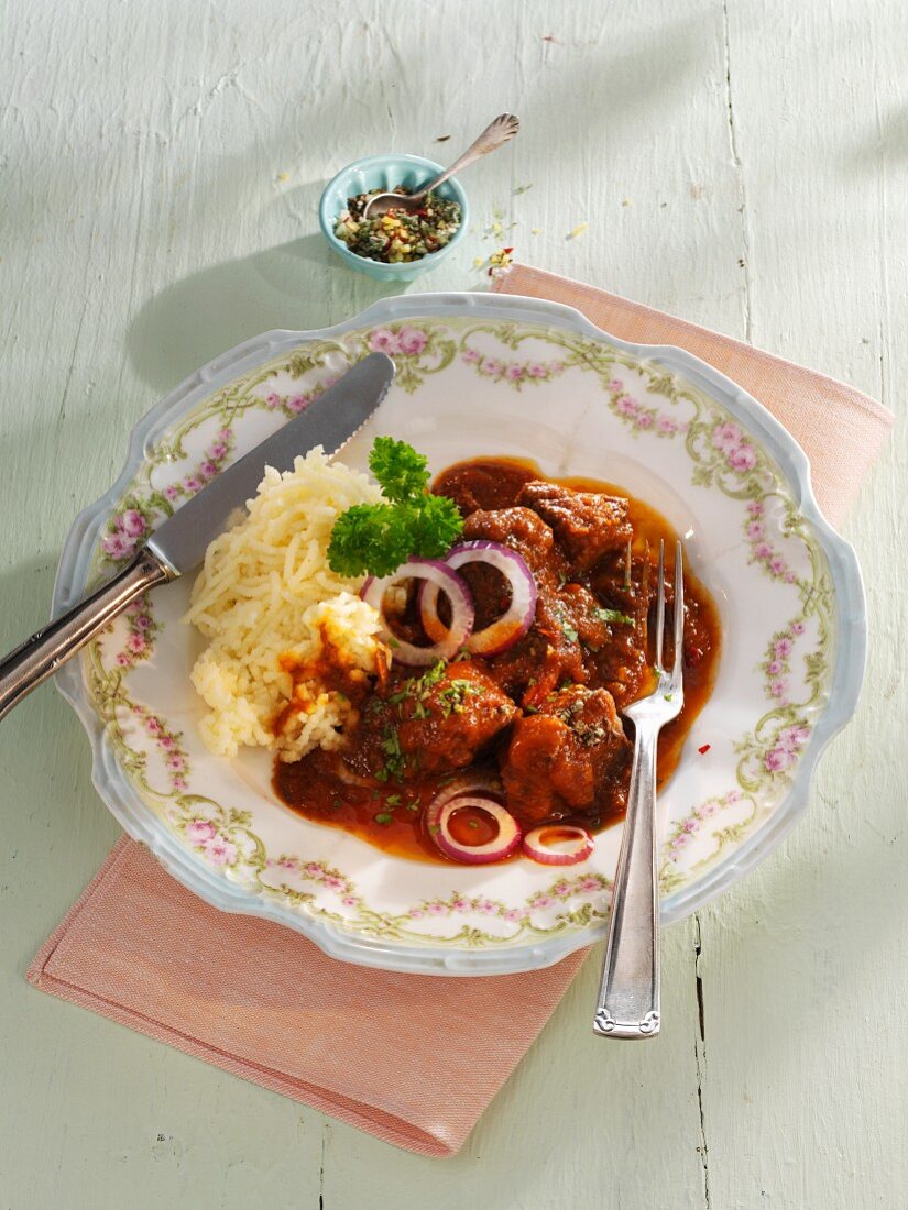 Rindersaftgulasch mit Kartoffelpüree