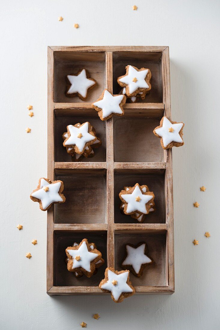 Cinnamon stars with mini sugar stars