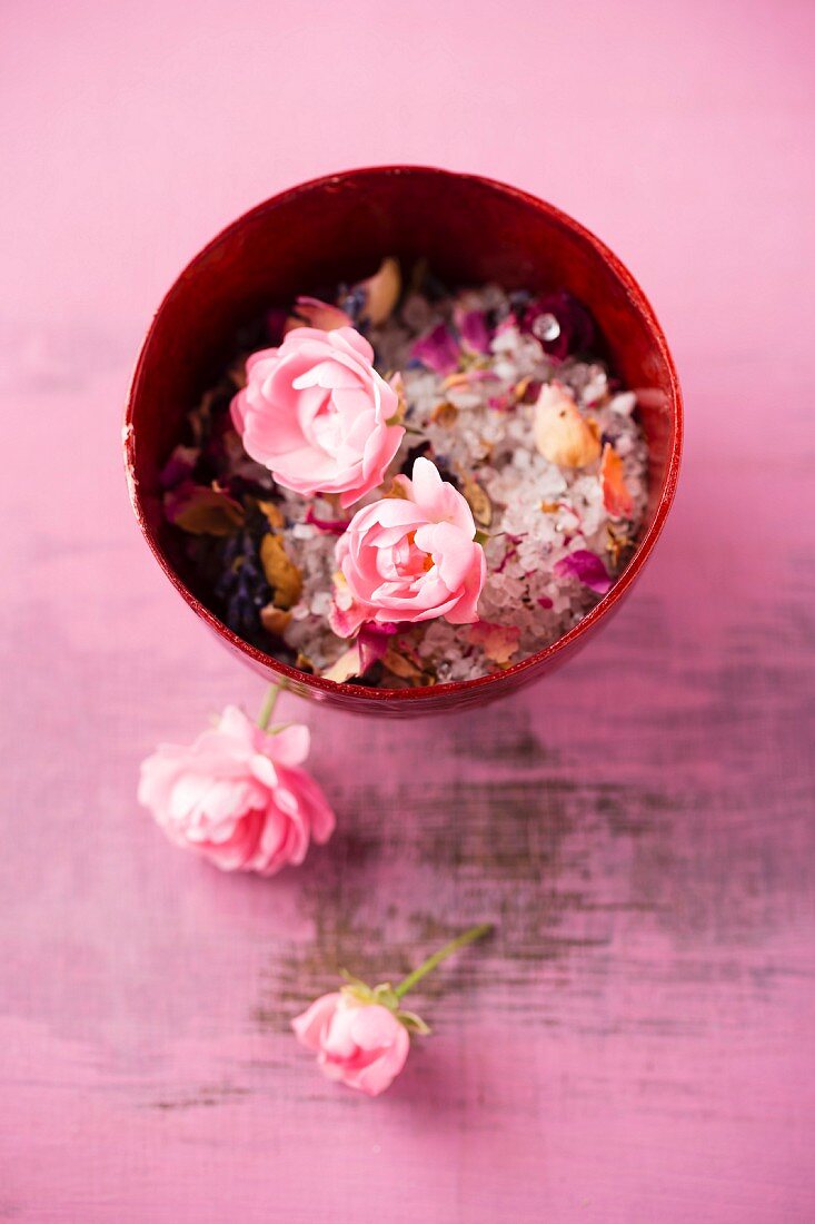 Rose and lavender bathing salts