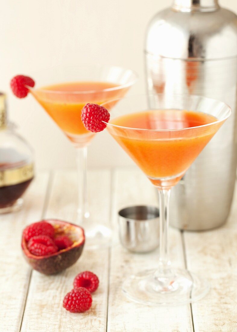 Passionsfrucht-Himbeer-Martini