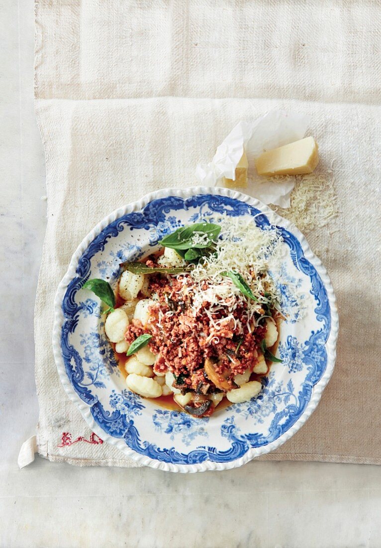 Minced meat ragout with gnocchi
