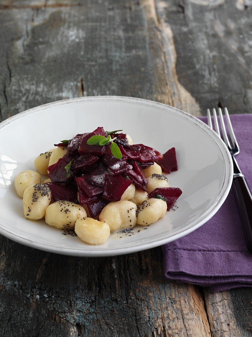 Ricotta gnocchi with beetroot and poppyseeds