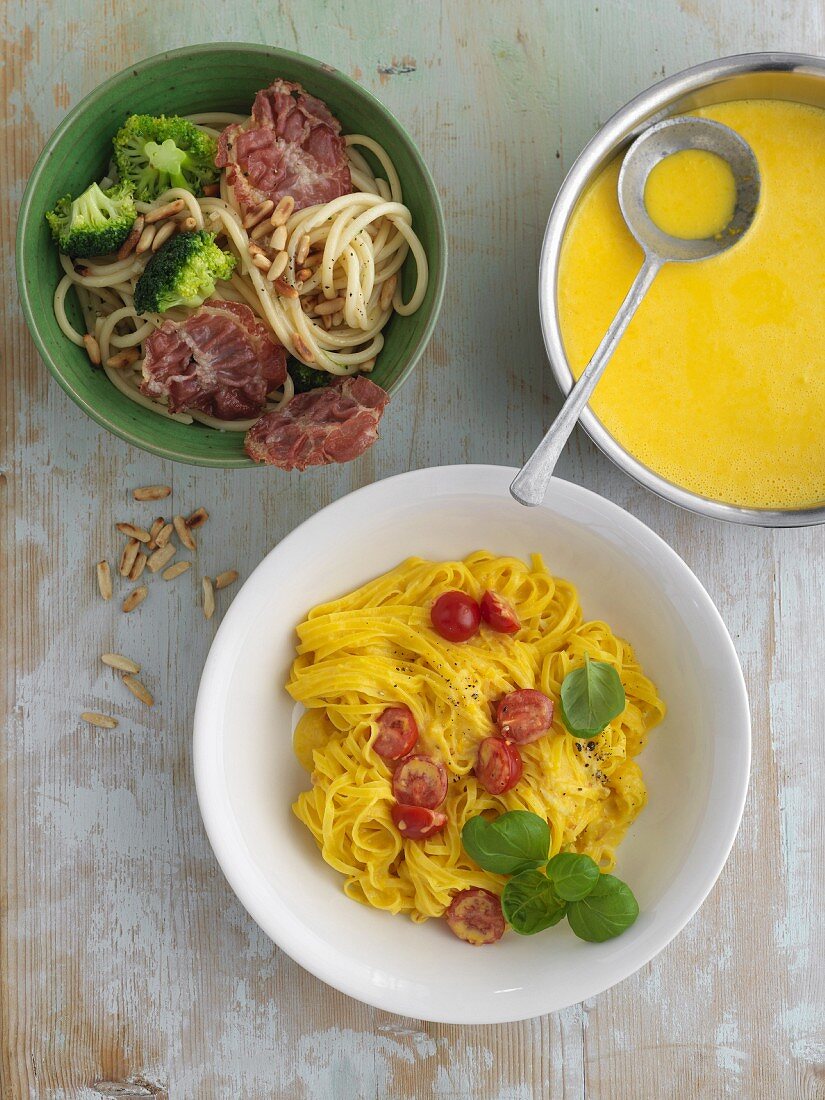 Tagliolini with yellow peppers and Perciatelli alla Pugliese