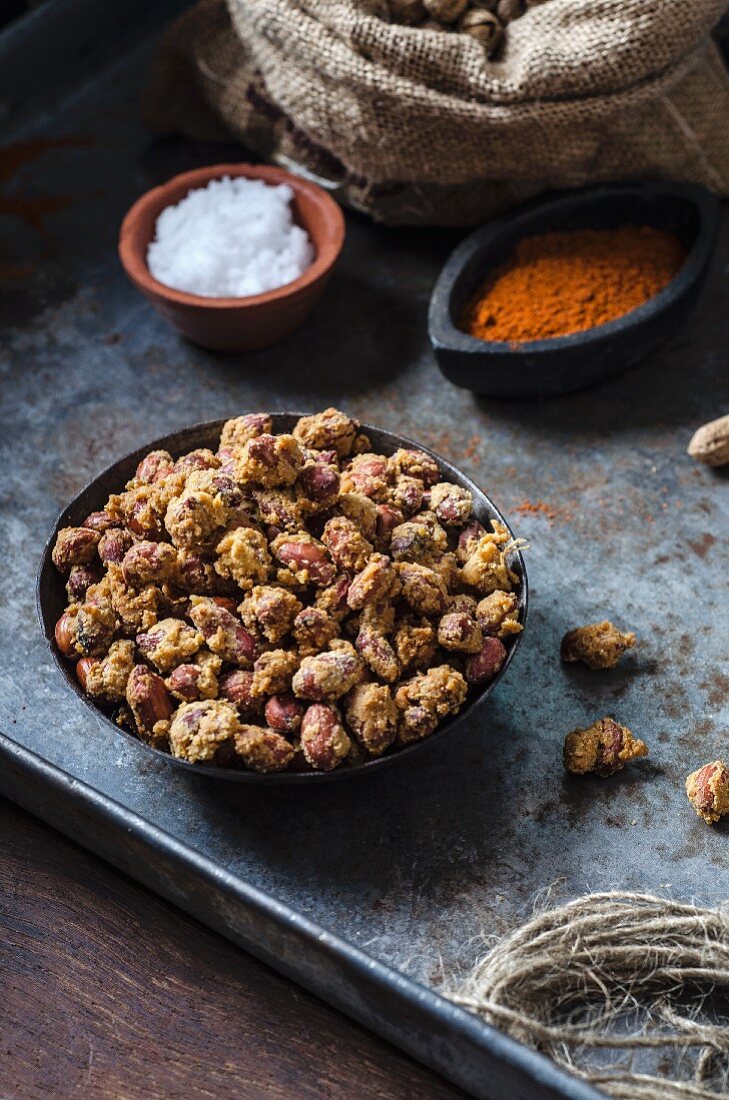 Würzige Masala-Erdnüsse (Indien)