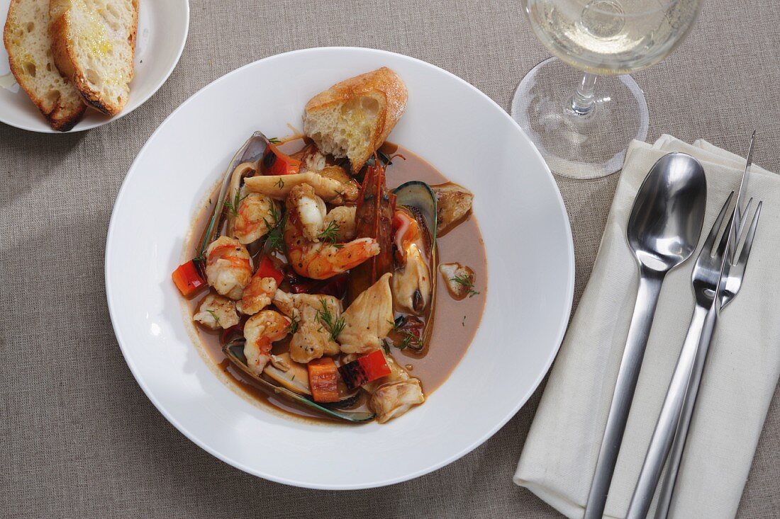 Bouillabaisse with prawns and mussels