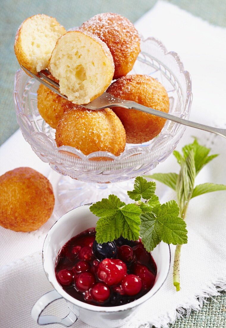 Quark balls with berry compote