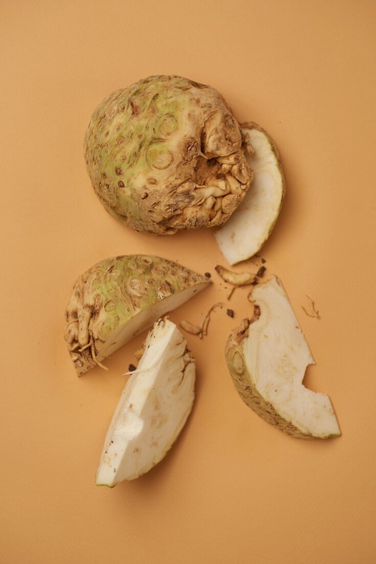 Celeriac, partially cut into wedges (seen from above)
