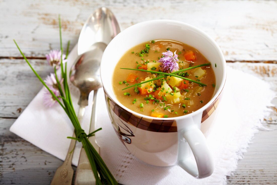 Thick bread soup with chives