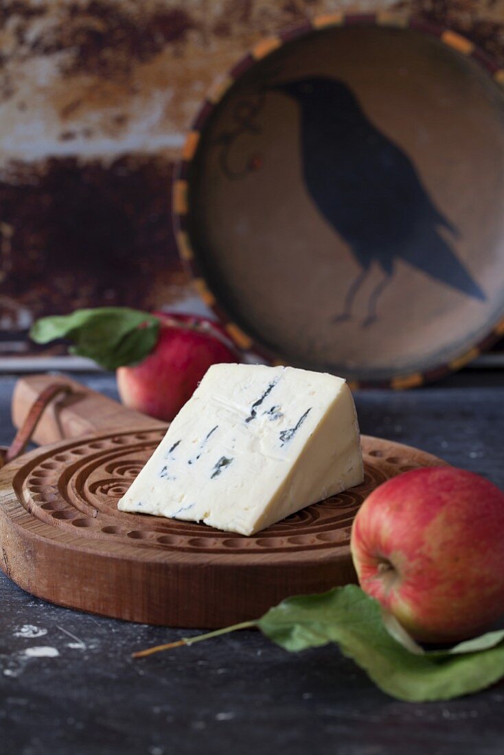 Blue cheese and fresh apples