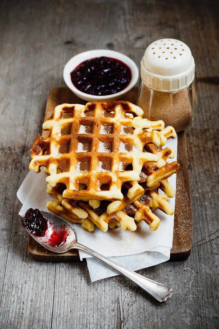 Waffeln mit Preiselbeeren