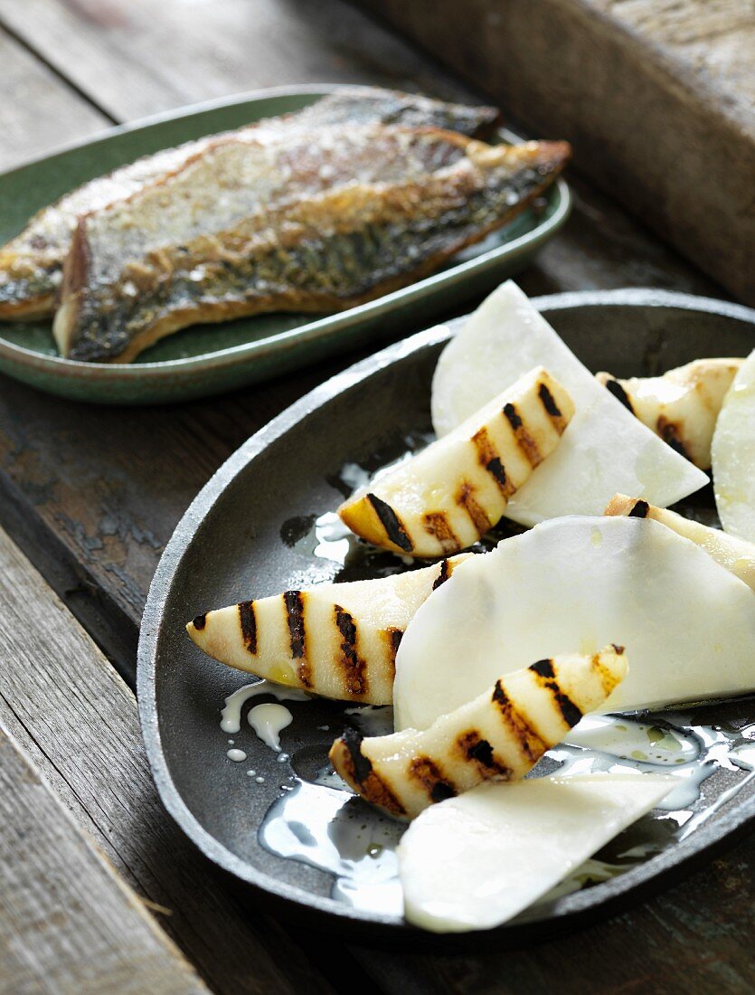 Kohlrabi with grilled pears
