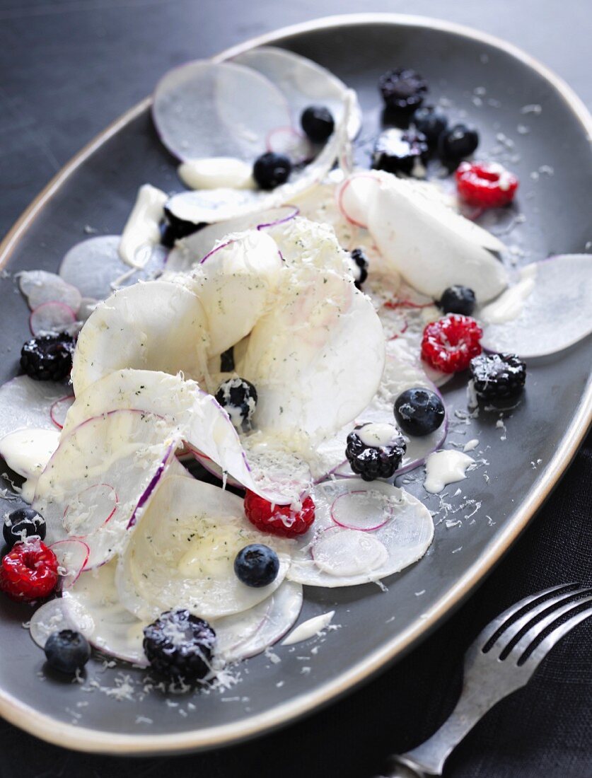 Turnip salad with berries and cheese