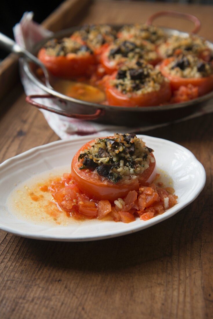 Stuffed tomatoes with mushrooms and rice