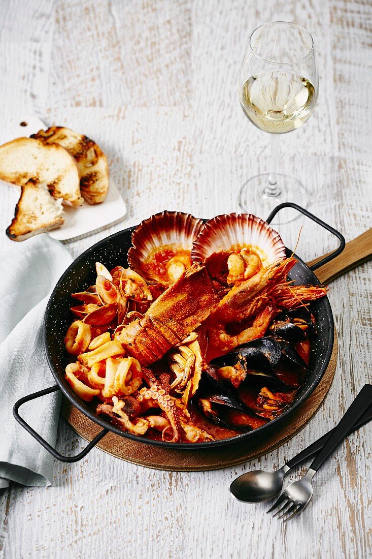 Zuppa di pesce (Italian seafood soup)