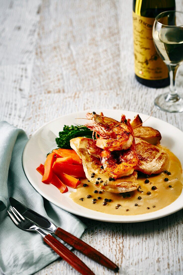 Surf & Turf with chicken and prawns in pepper sauce