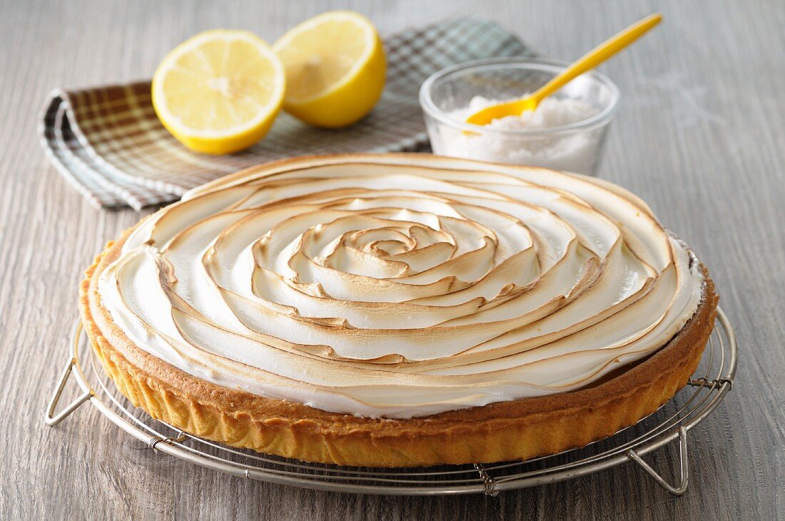 Lemon meringue tart