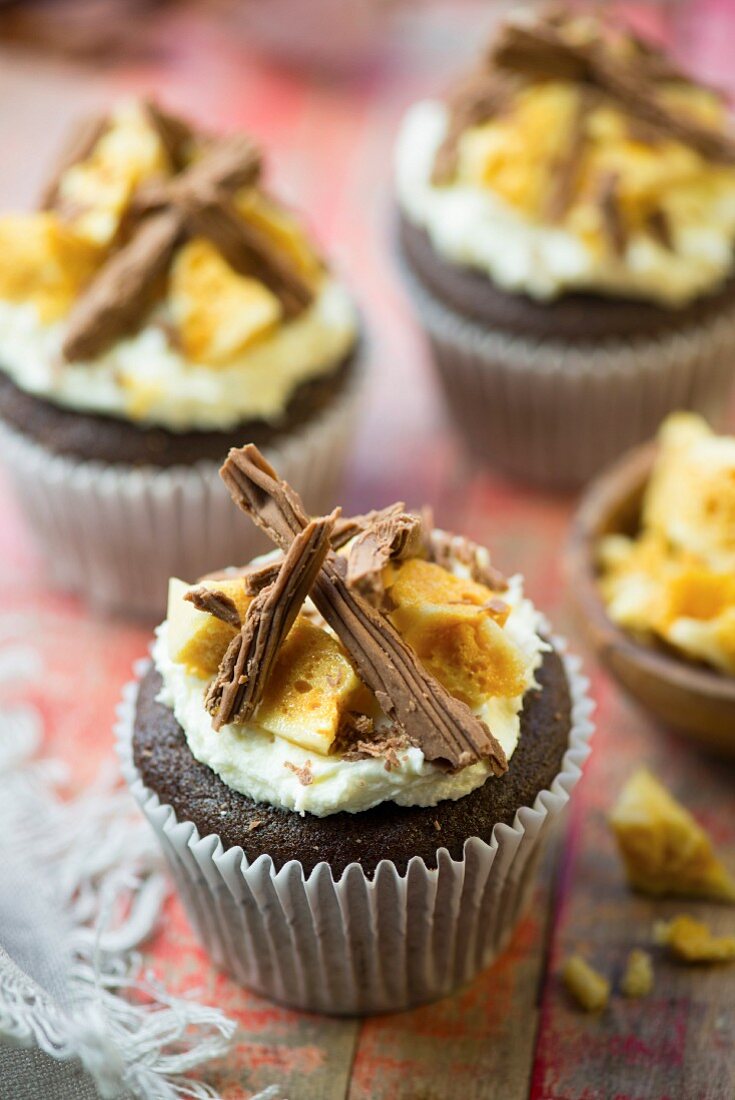 Bonfire cupcakes decorated with grated chocolate