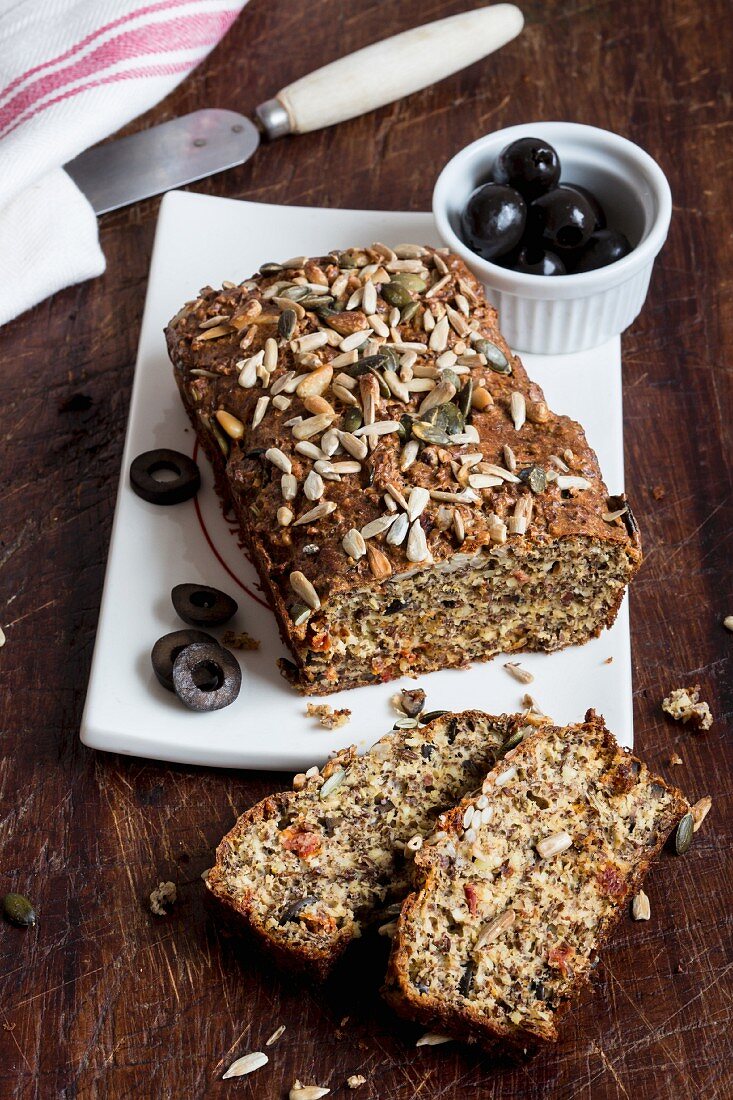 Mediterranean wholemeal bread with olives and sunflower seeds