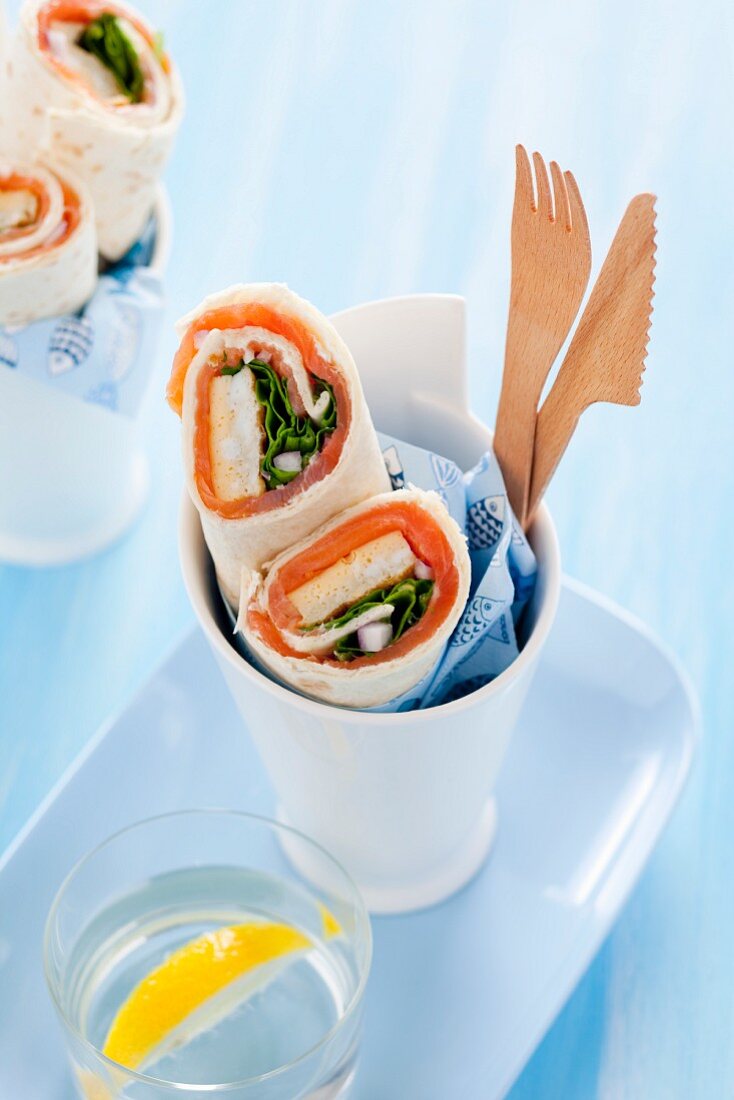 Spinach wraps with smoked salmon and omelette