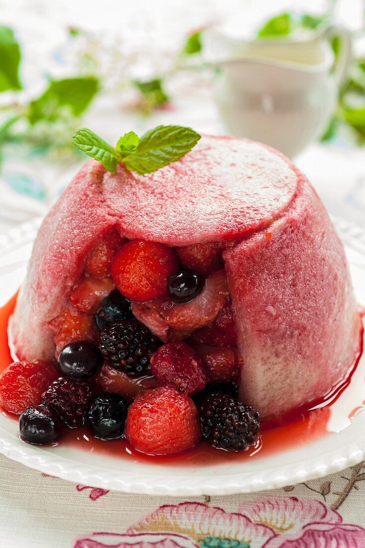 Summer Pudding (Beeren-Brot-Dessert, Grossbritannien)