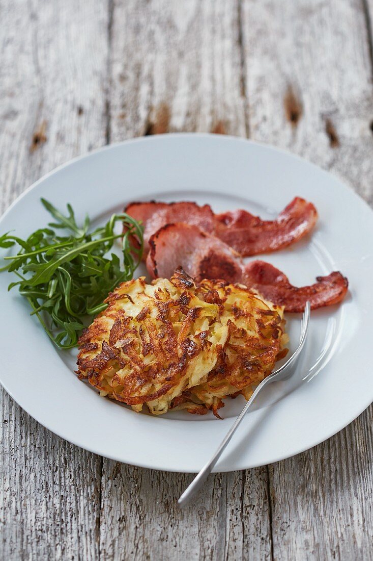 Potato and apple fritters with bacon