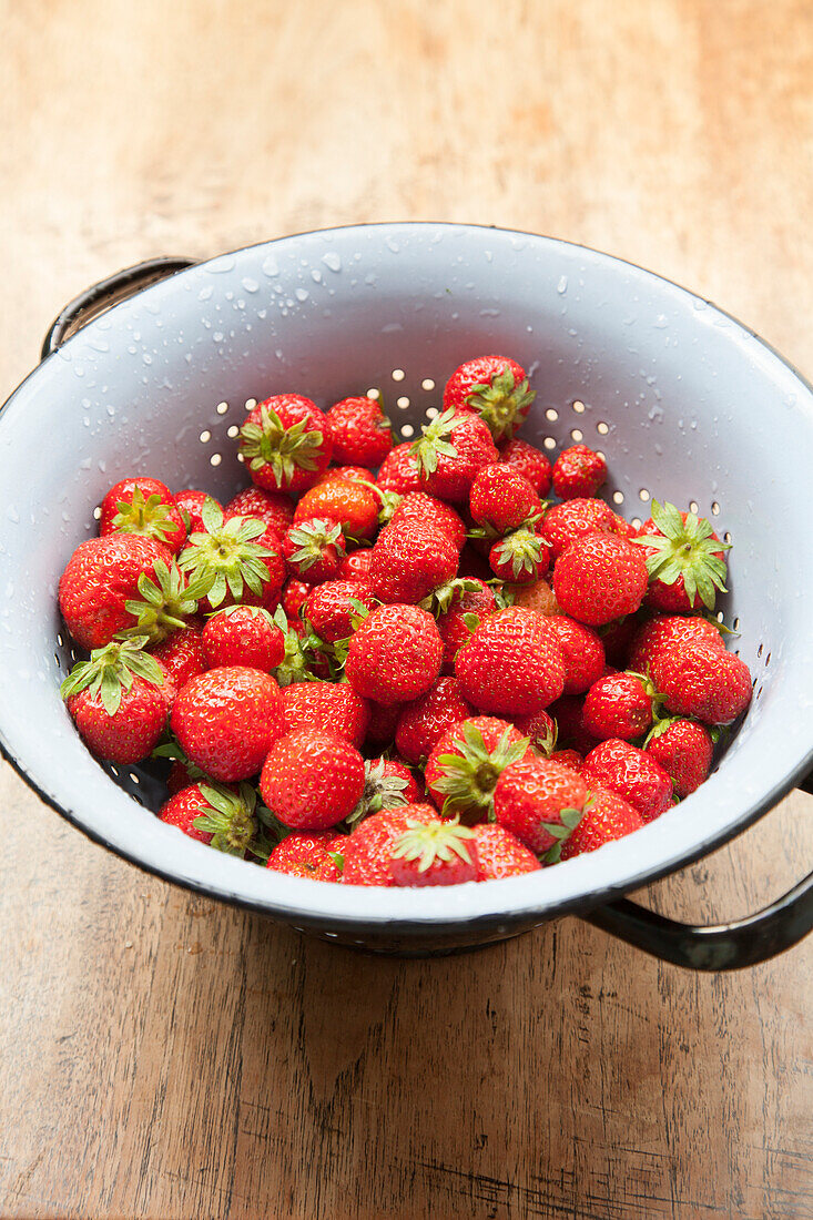 Frisch gewaschene Erdbeeren im Standseiher