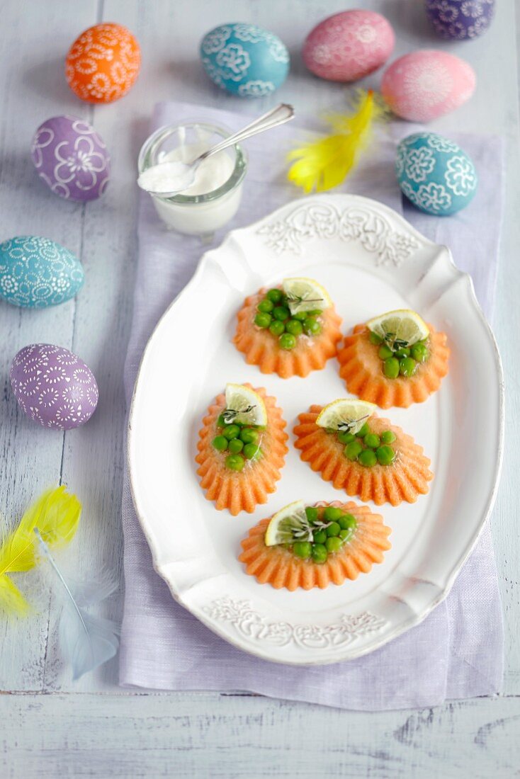 Salmon mousse with gelatine and peas for Easter