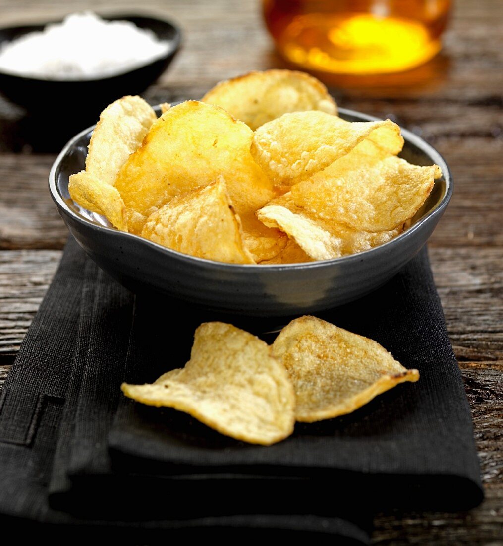 Meersalz-Apfelessig-Chips in einer Schüssel