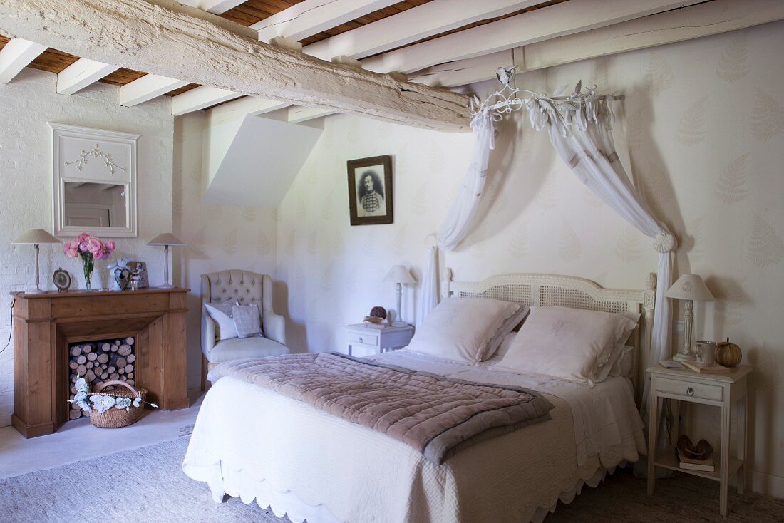 Nostalgisches Schlafzimmer im französischen Stil