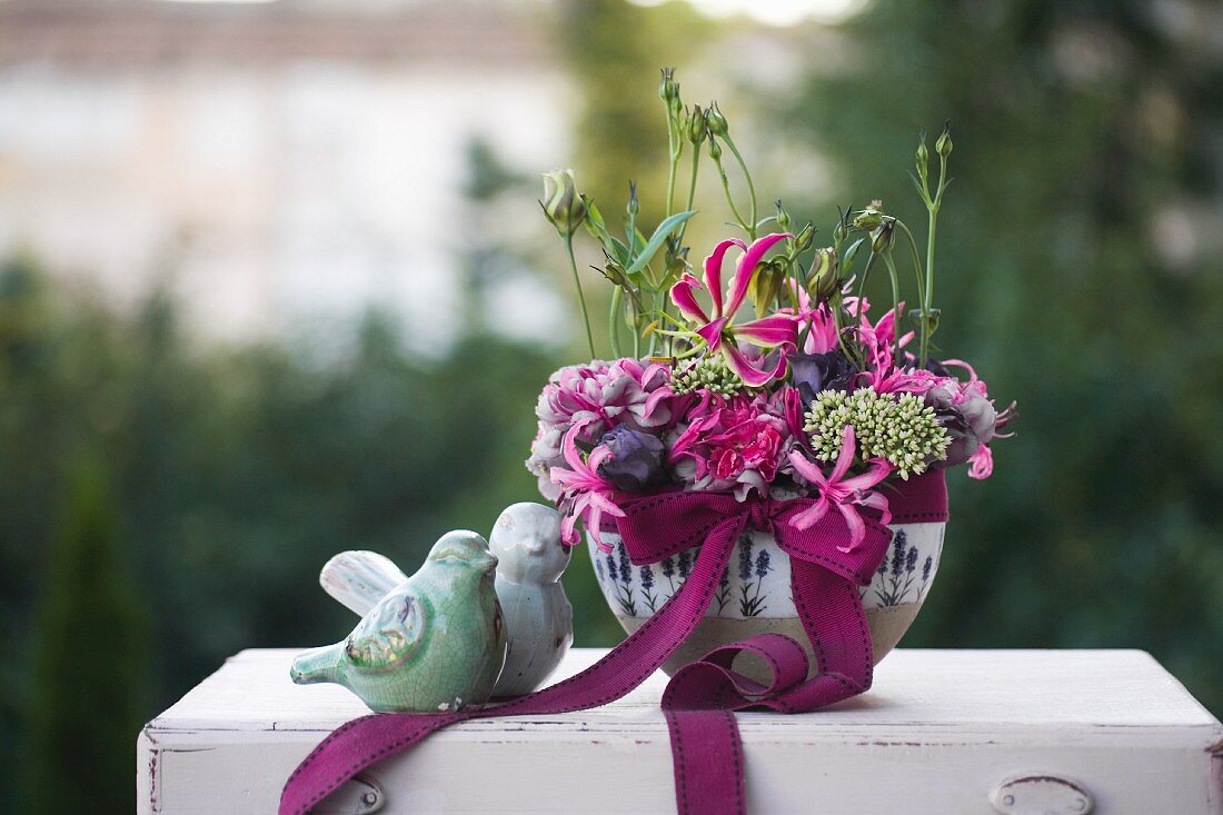 Festliches Blumenbouquet mit Eustoma & Nelken