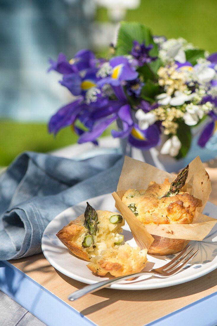 Asparagus muffins in baking paper