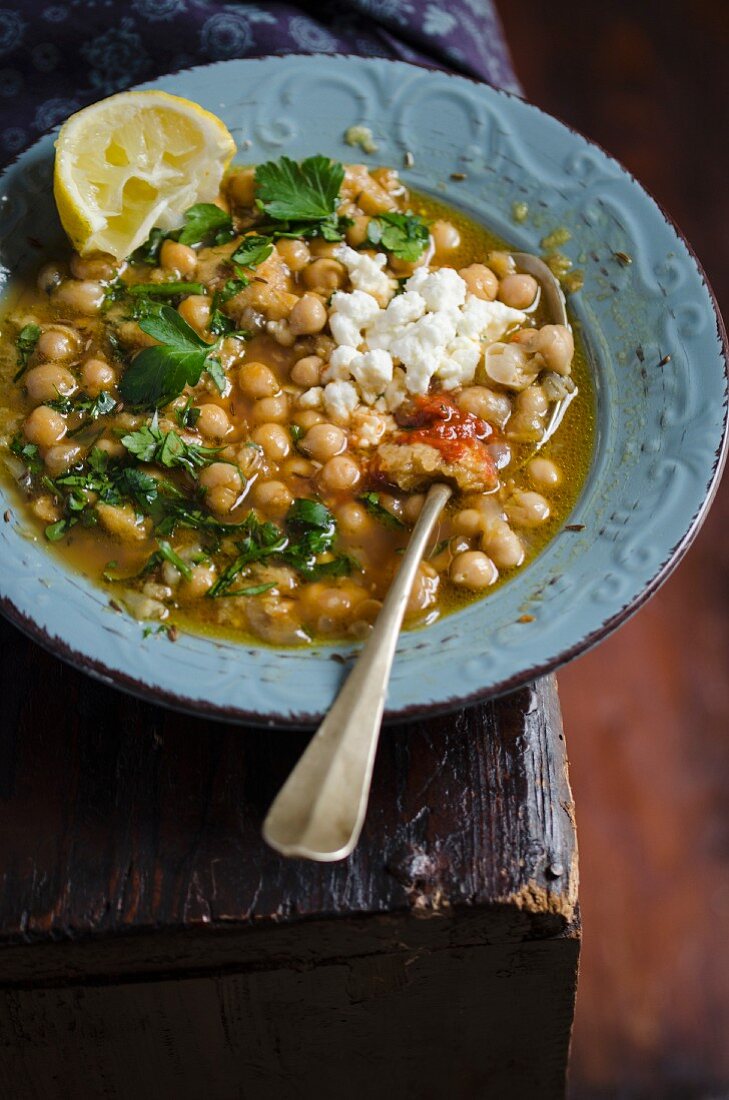 Zuppa di ceci alla toscana (Kichererbsensuppe mit Ricotta, Italien)