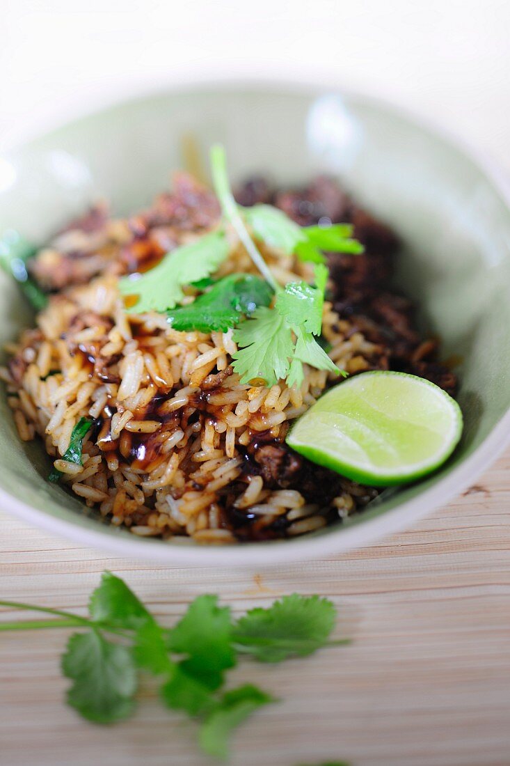 Basmati rice with minced meat and limes