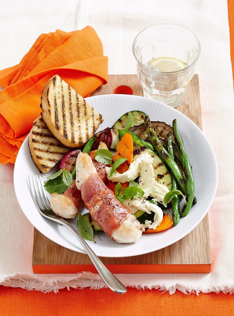 Grilled vegetable and chicken salad