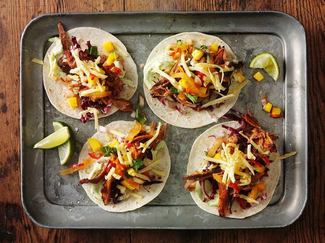 Unleavened bread with pulled pork