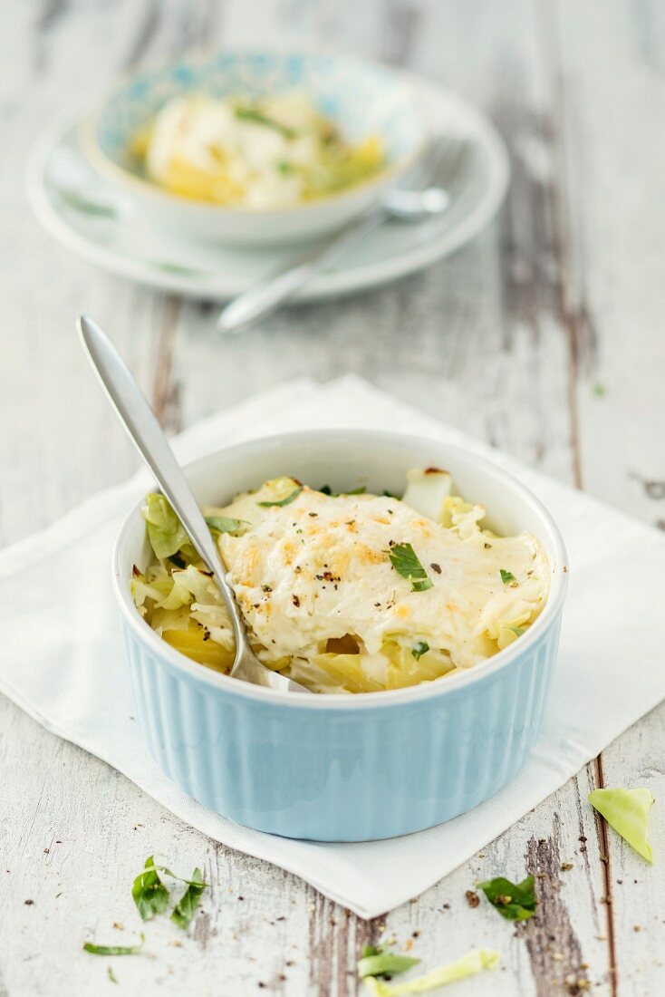 Potato and pointed cabbage gratin