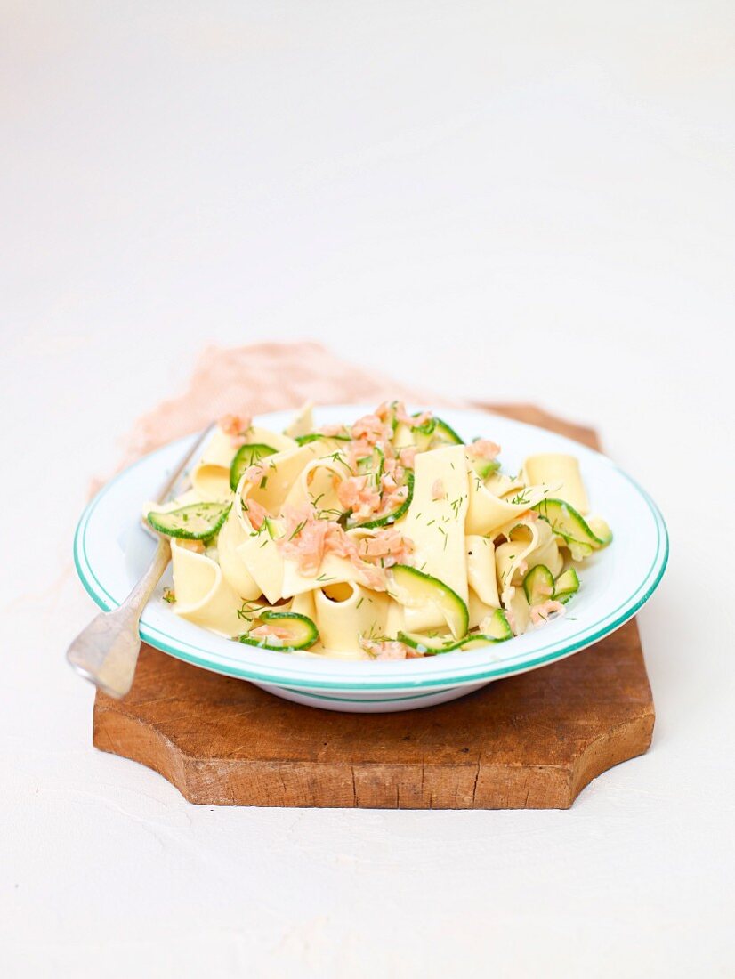 Tagliatelle with smoked salmon and courgette