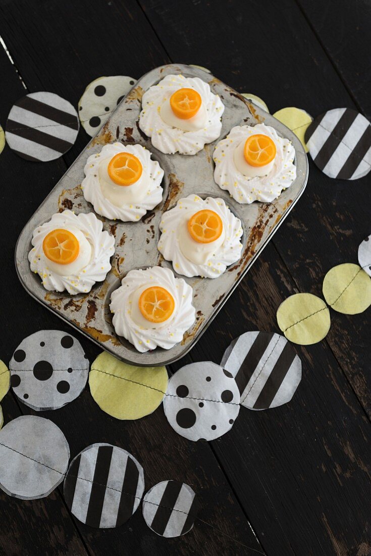 Kumquat-Cupcakes und selbstgemachte Konfettigirlande