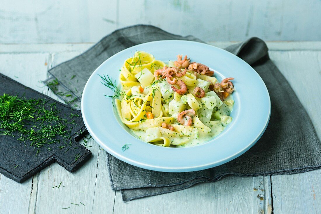 Pappardelle with creamy kohlrabi and North Sea shrimps