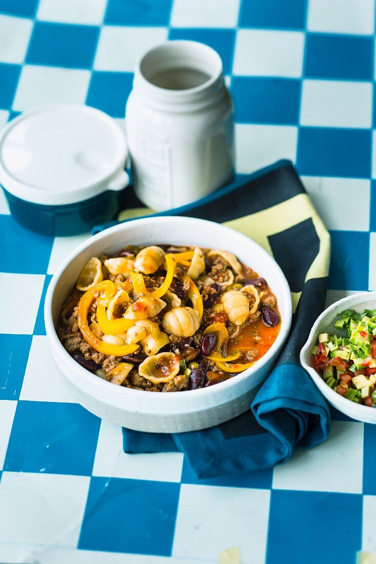 Tex-Mex pasta with avocado salsa