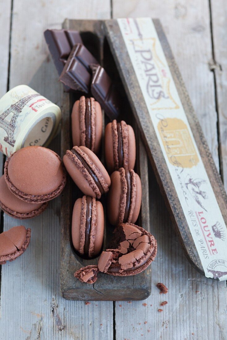 Light chocolate macaroons