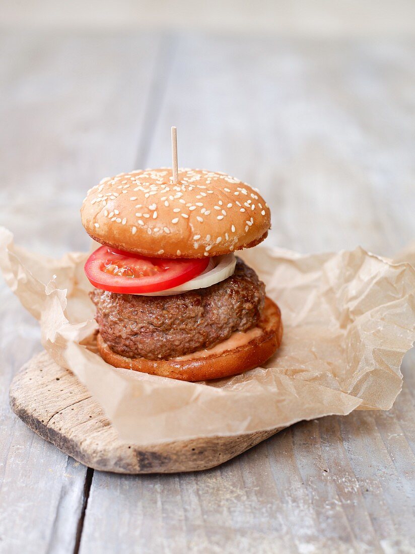 Hamburger aus gebratenem Tatar