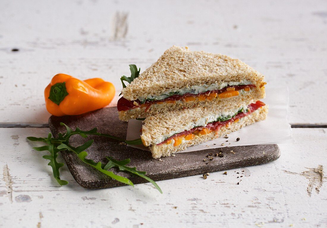 Bresaola sandwich with peppers